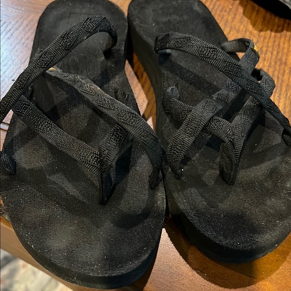 Teva Women's Black Sandals size 10. Lightly used. SH131 - Picture 1 of 4